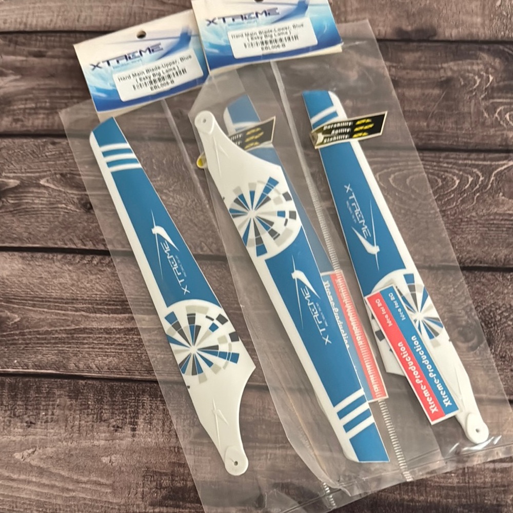 Xtreme RC blades in Blue and White
